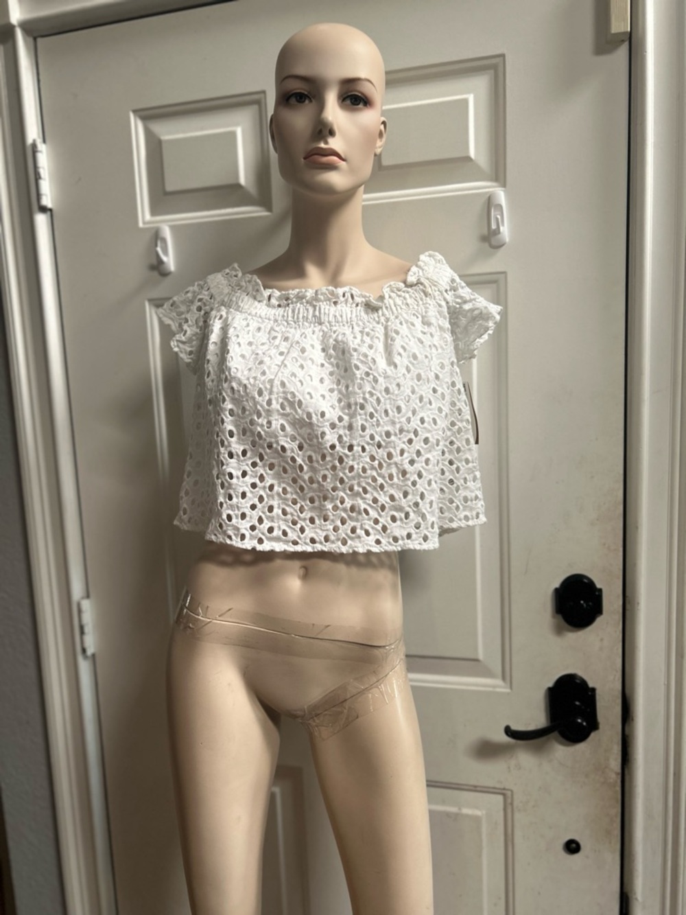 Zara White Eyelet Off-Shoulder Crop Top Sz L